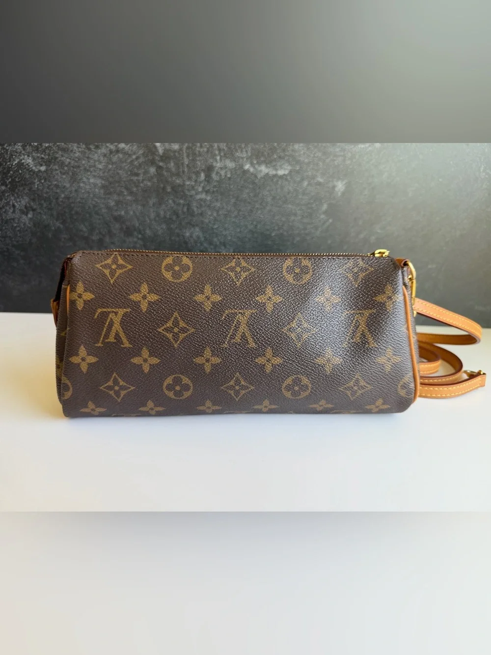 Authentic Louis Vuitton Eva Crossbody Monogram Canvas & Leather Clutch Purse Bag